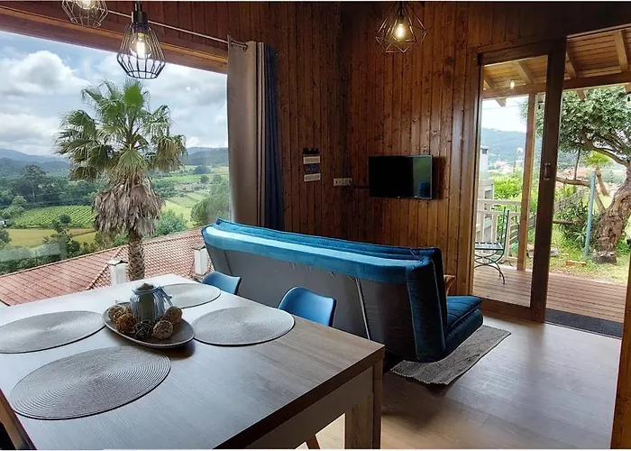 Fernandes Guest House Blue Bungalow